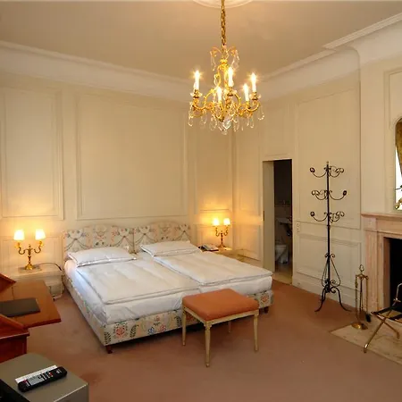 Hotel Buerger Palais 3*