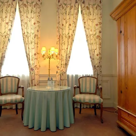 Hotell Buerger Palais 3*